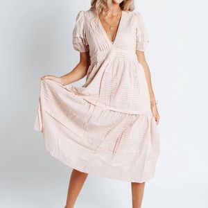 Piper and Scoot Listicle puff sleeve midi dress